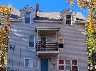 27 Montcalm St, Woonsocket, RI 02895
