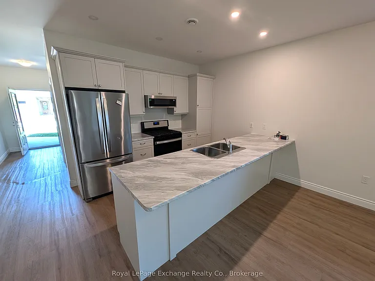 775 Campbell Ave #11 — Photo 4