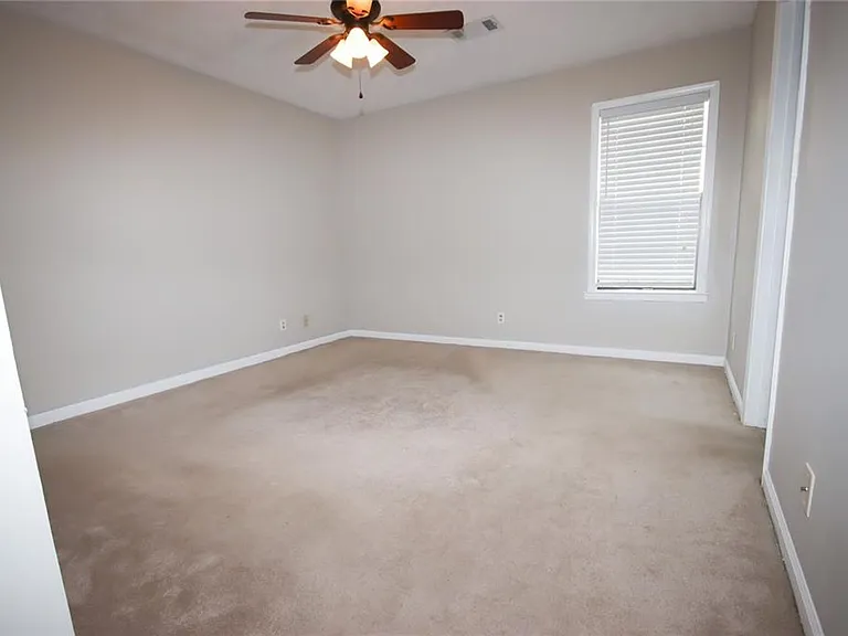 113 Kentucky Oaks — Photo 6