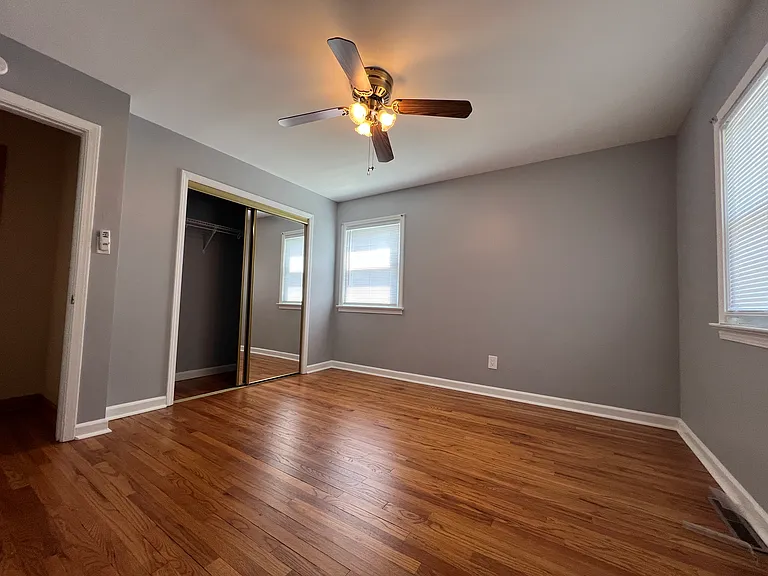 2332 Woodcrest Ave — Photo 11
