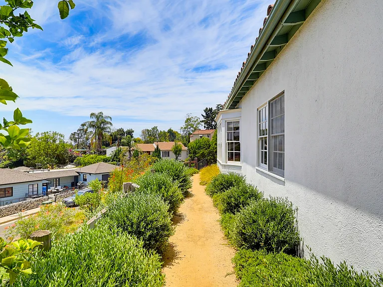 Candace Pl — Photo 44