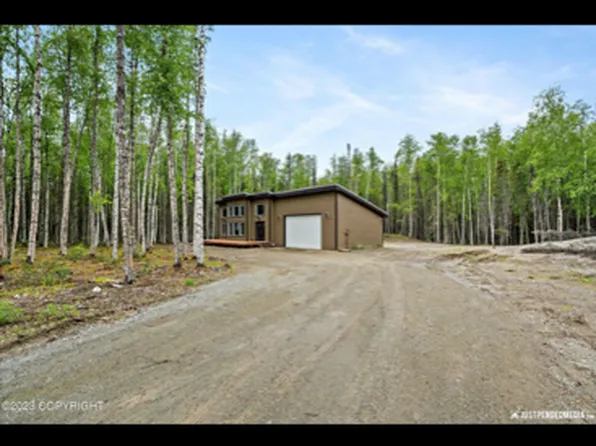 2906 N Castle Dr, Wasilla, AK 99623