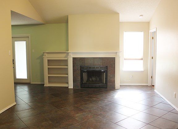 3rd image of 1228 James Ln