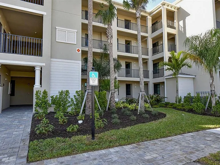 17626 Gawthrop Dr #206 — Photo 3
