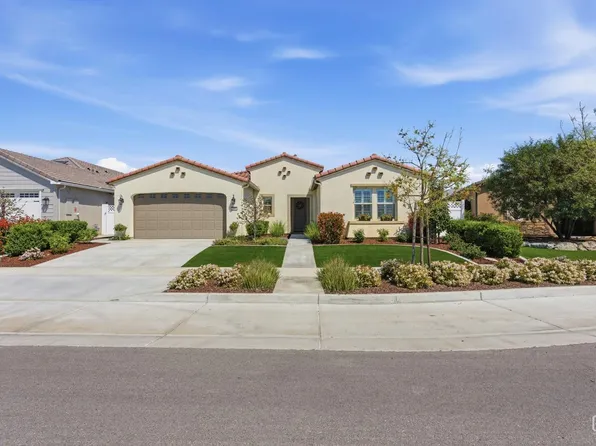 2320 Morvale Ln, Bakersfield, CA 93311