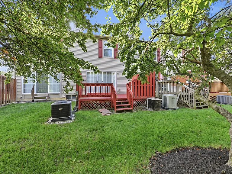 1882 Bennigan Dr — Photo 32