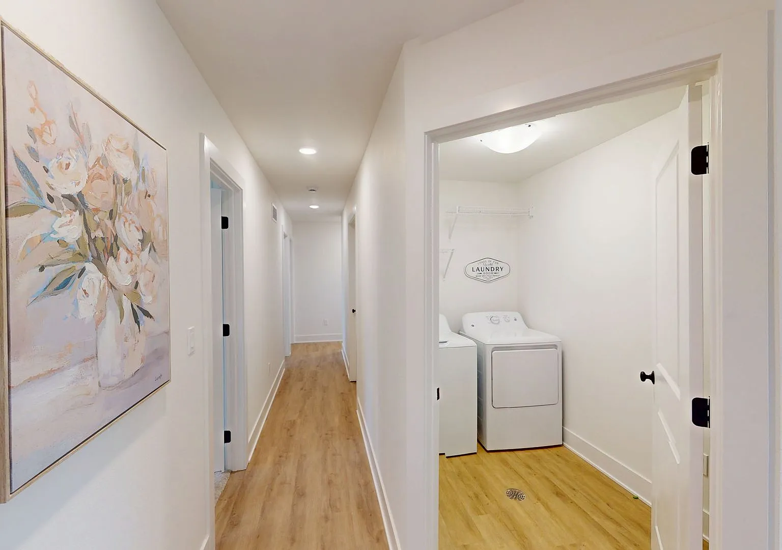 2 Months Rent Free! Boone 3 Bedroom Townhome Available Now! — Photo 4