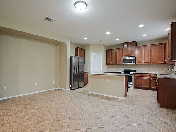 5th image of 1109 Sussex Pl