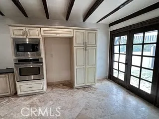 8461 Vicksburg Ave — Photo 10