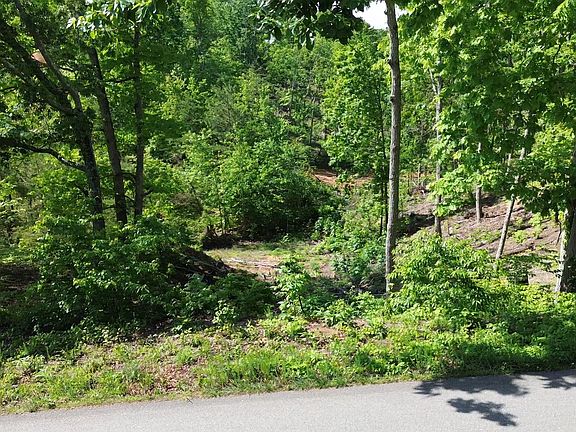 4th image of 535 Highwater Rd