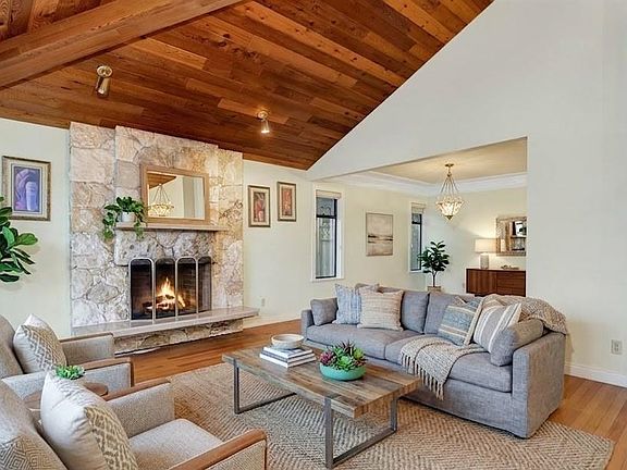 2nd image of 10446 Fraserglen Dr