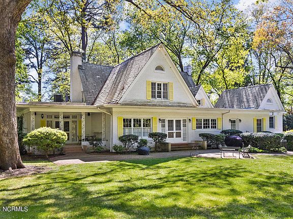 2nd image of 855 E Massachusetts Avenue
