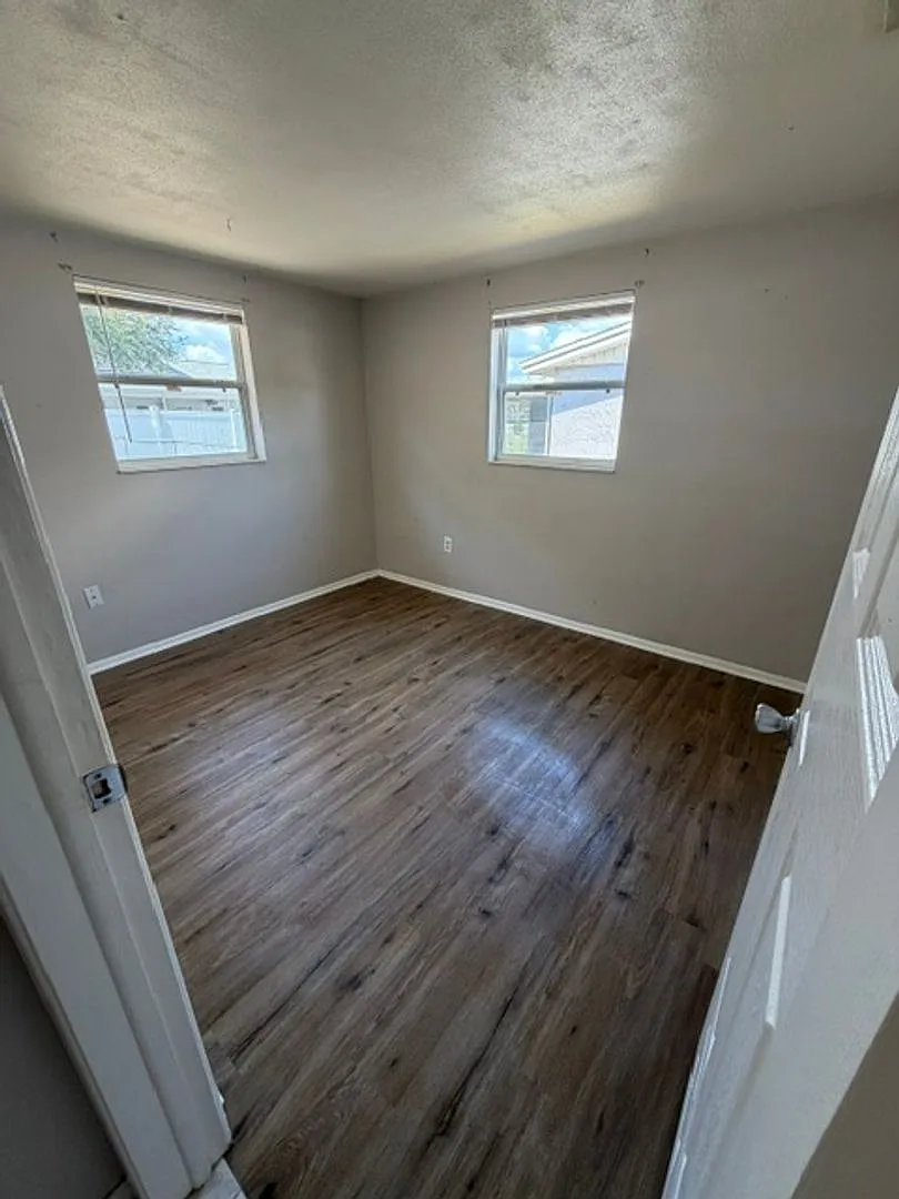 Charming 2-bedroom, 1-bath home in Port Richey — Photo 3