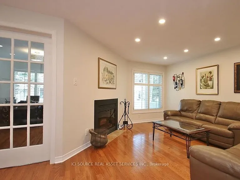109 Dalecroft Cres — Photo 9