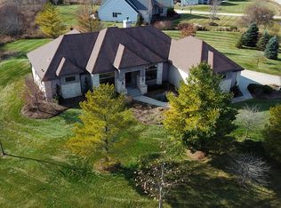 119 Preserve Ct, Grafton, WI 53024