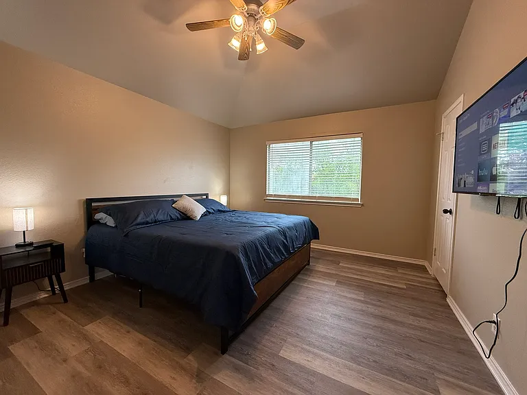 809 Almadin — Photo 9