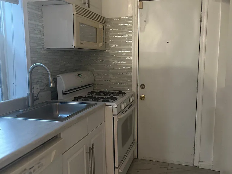 2448 Lakeview Ave #2 — Photo 16