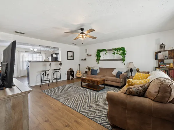 5007 73rd Ave, La Vergne, TN 37086