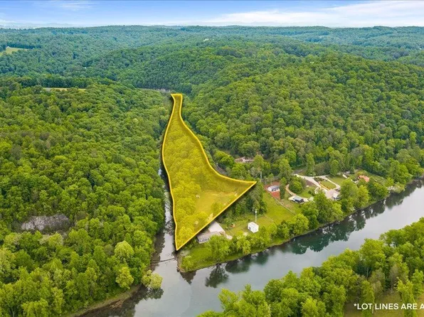 341 Lovely Bluff Rd, Rocky Top, TN 37769