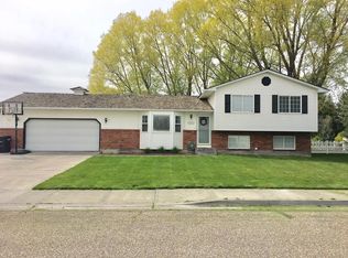 2290 Cabellaro Dr, Ammon, ID 83406