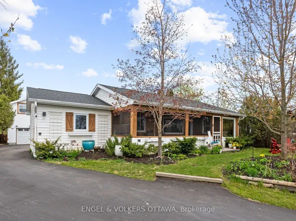 187 Gardiner Shore Rd, Beckwith, ON K7C 0C4