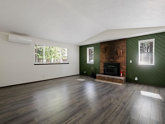 3rd image of 19968 Double Tree Ct