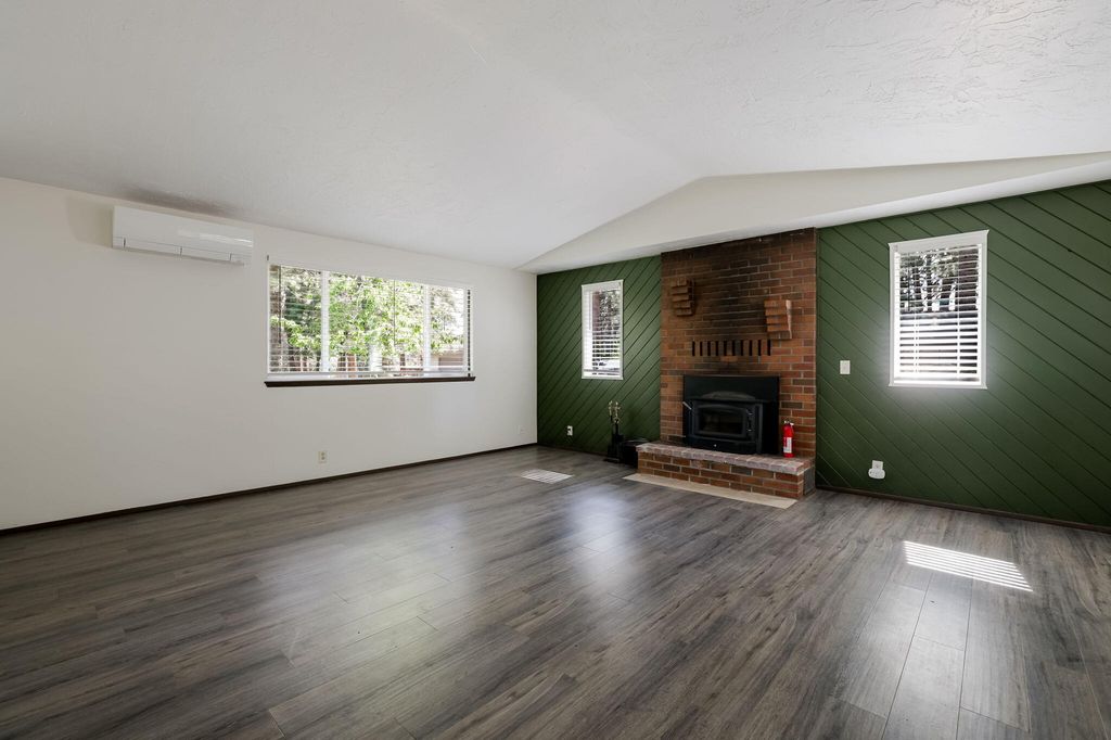 Apartment in Bend, Deschutes - View 3