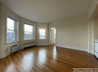 54 Lancaster Ter #3F, Brookline, MA 02446