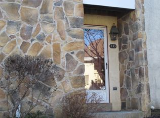 133 Valley Stream Cir, Wayne, PA 19087