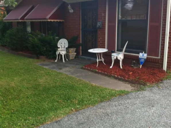 5009 Rex Ln, Louisville, KY 40218