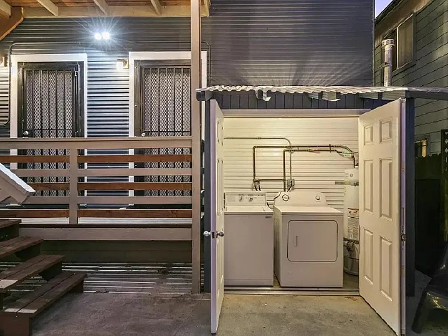 Bright, Renovated 2BR/1BA with Modern Kitchen — Photo 3