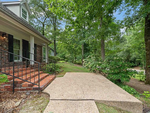 4th image of 2667 Creekview Dr