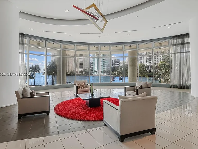 300 S Biscayne Blvd #Penthouse 3807 — Photo 15