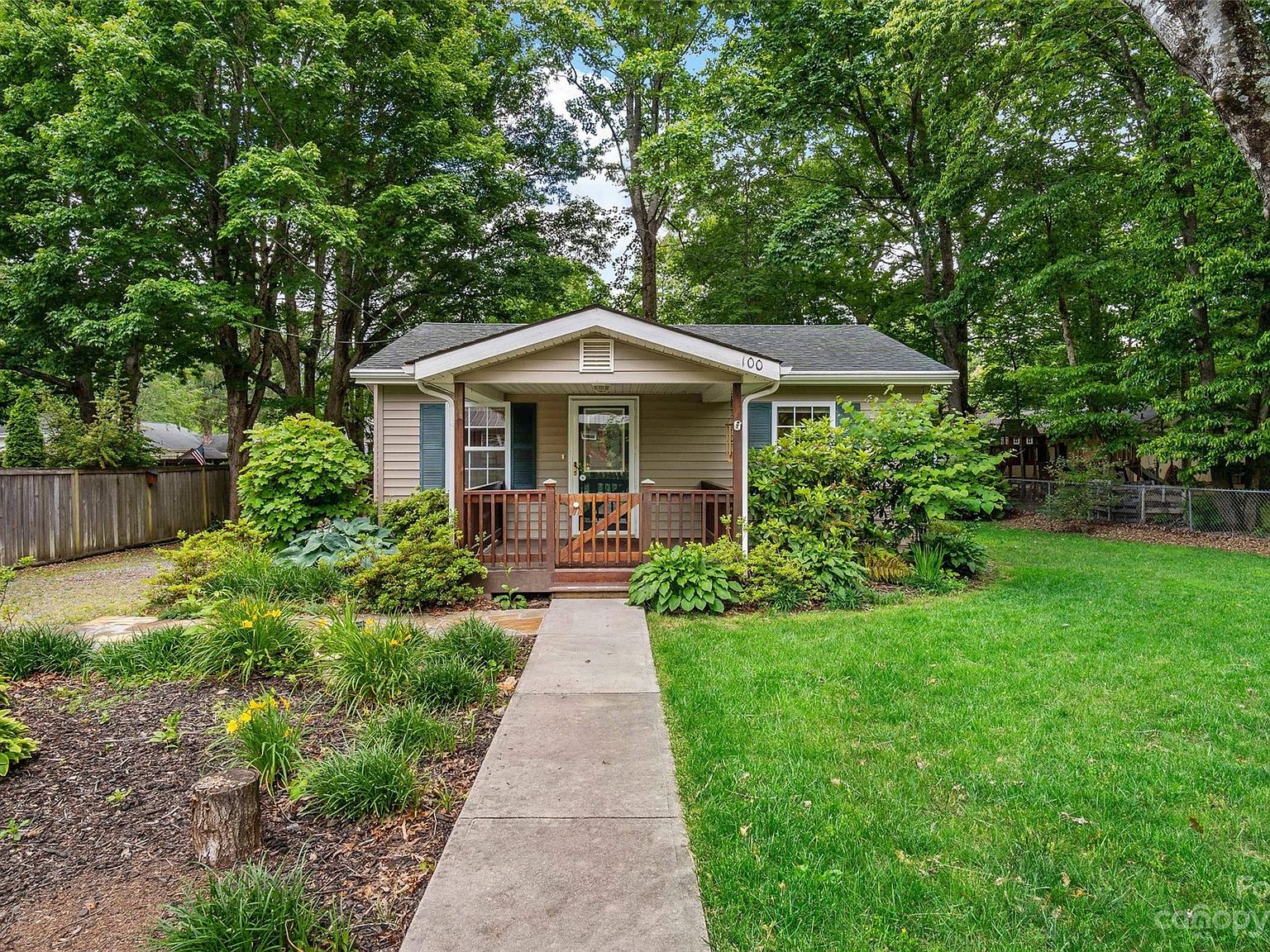 100 5th St, Black Mountain, NC 28711 Zillow