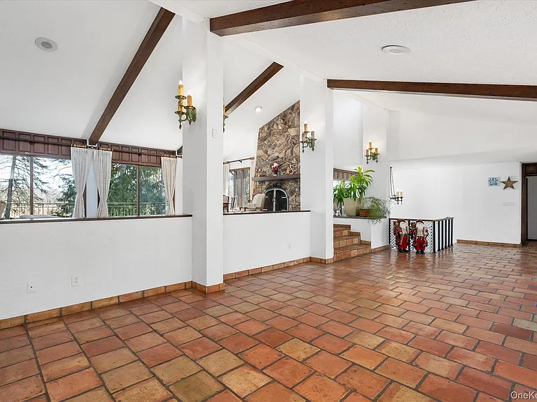 8 Plaka Ct — Photo 11