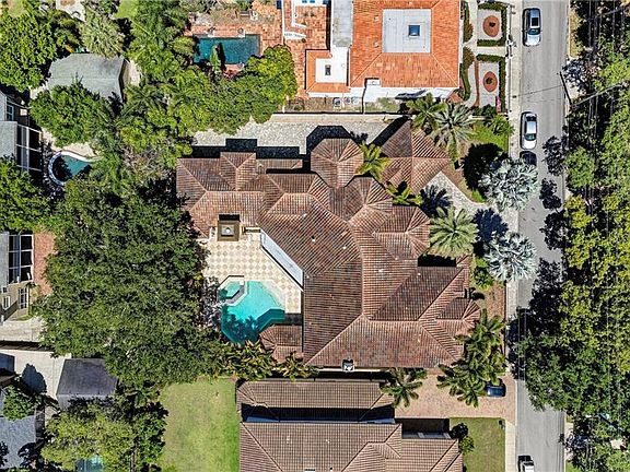 4th image of 2913 W Knights Ave