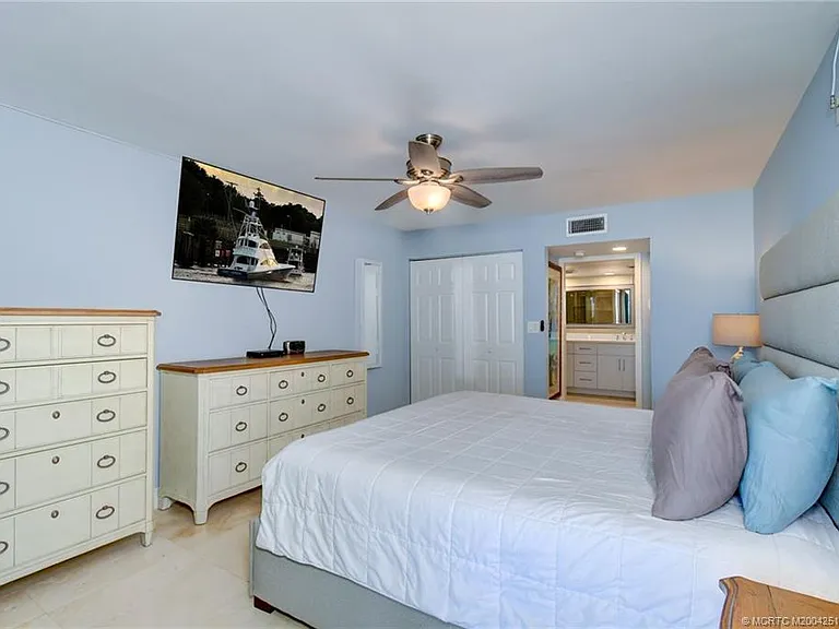 8302 Marina Villas Dr #8302 — Photo 32