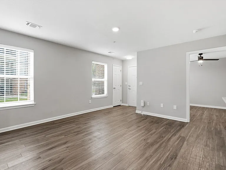 Villa Estates at Lenexa — Photo 43