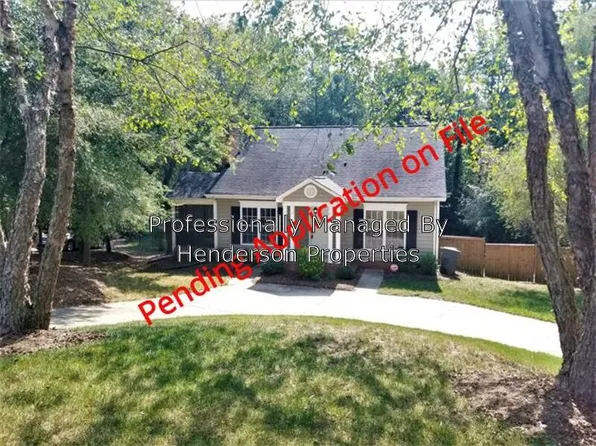 1123 Blueberry Ln, Charlotte, NC 28226