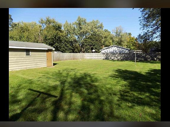 4th image of 54350 Oakwood St
