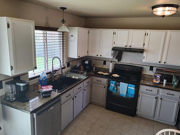 4th image of 4224 Warbler Dr