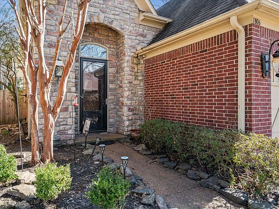 3rd image of 1806 Speyburn Ln
