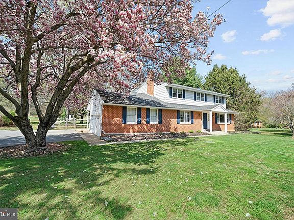 2nd image of 447 Chambers Rock Rd
