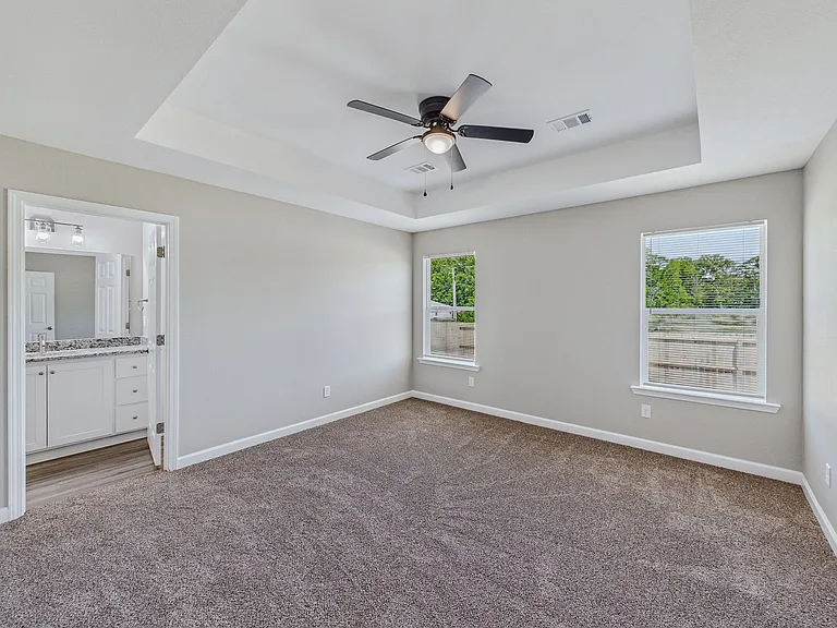 804 Pine Tree Rd — Photo 4