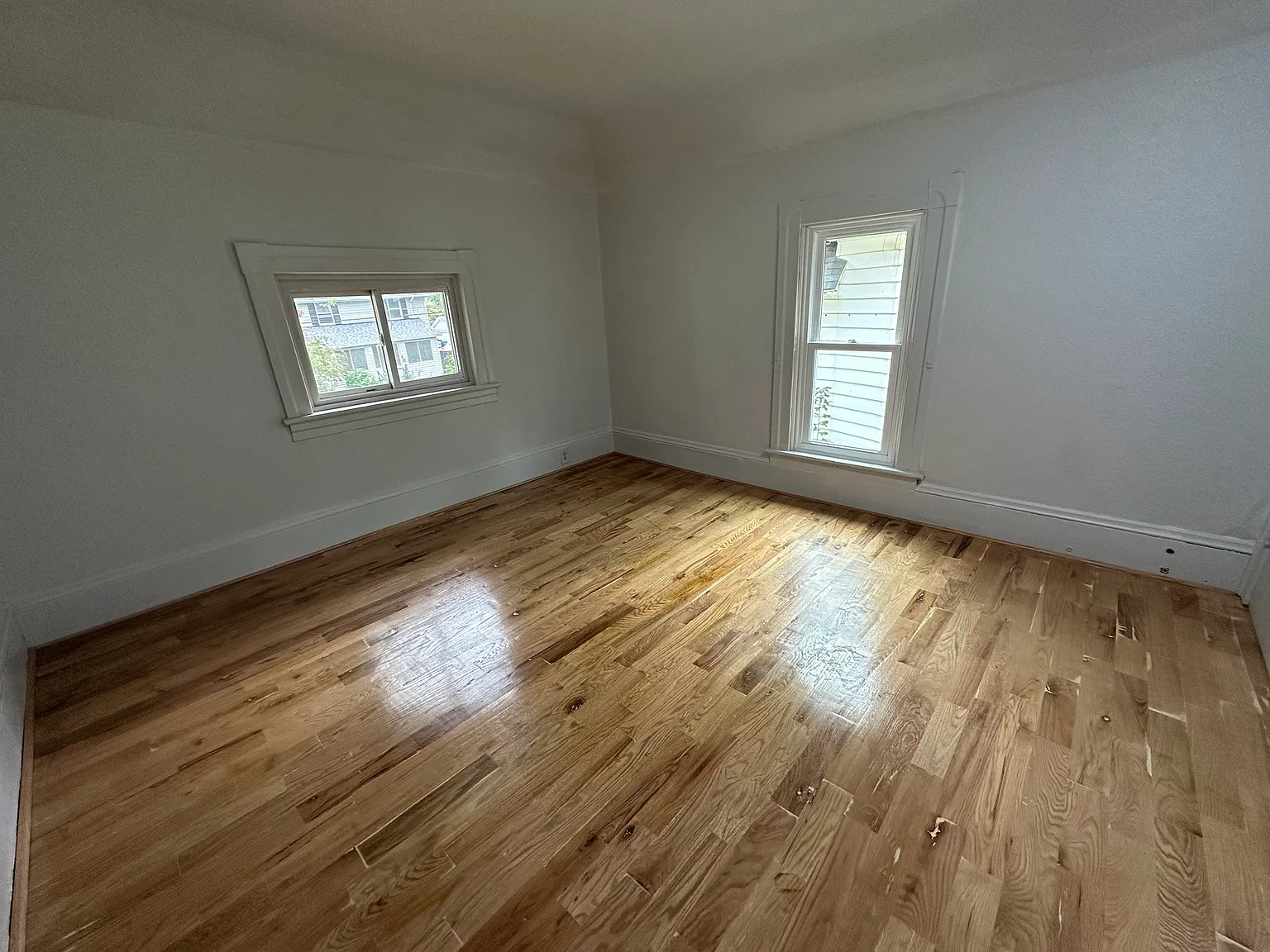 3 bed, $1,050 — Photo 4