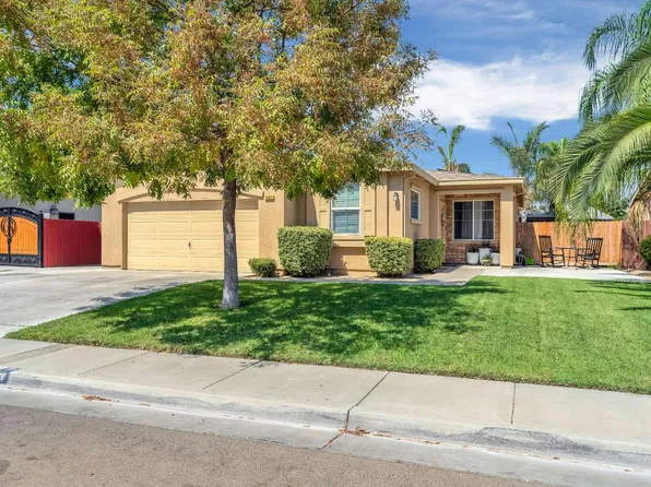 1981 Dunbar Way, Dinuba, CA 93618