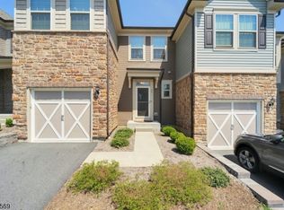 25 Albert Ct, Randolph, NJ 07869