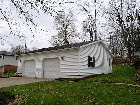 2nd image of 106 Brookview Dr