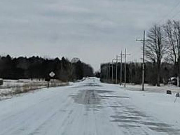 Exterior Neighborhood (street photo)