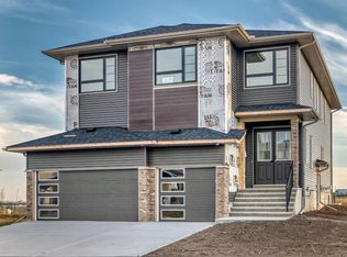 427 N Bridgeport Gln, Chestermere, AB T1X 3C9